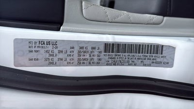 2020 Jeep Grand Cherokee Summit