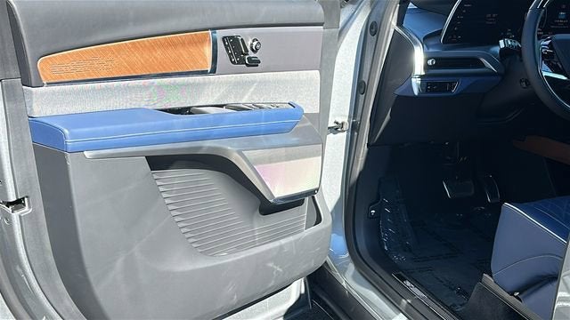 2026 Cadillac VISTIQ Premium Luxury