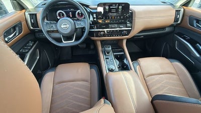 2025 Nissan Pathfinder Platinum